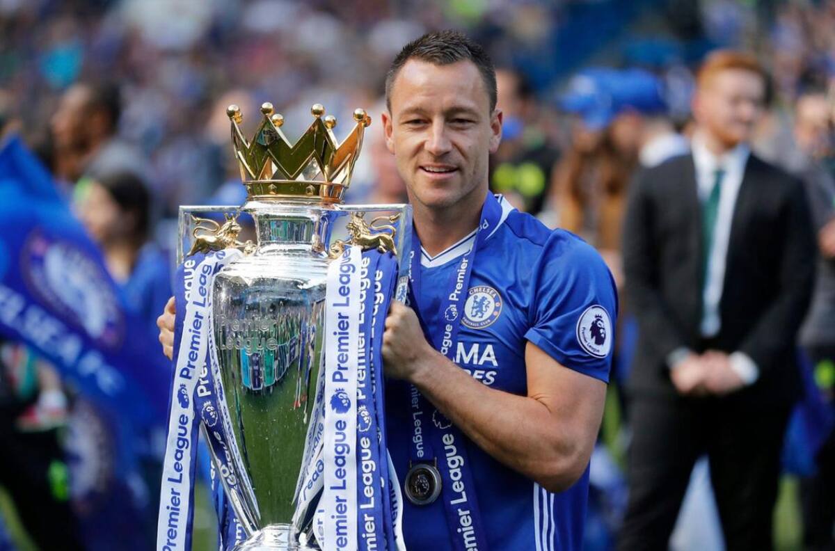Tremenda colección: John Terry mostró cuarto con todos sus zapatos de fútbol