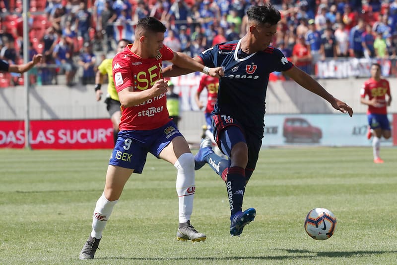 El defensor en su época en la Universidad de Chile. Foto: Agencia Aton.