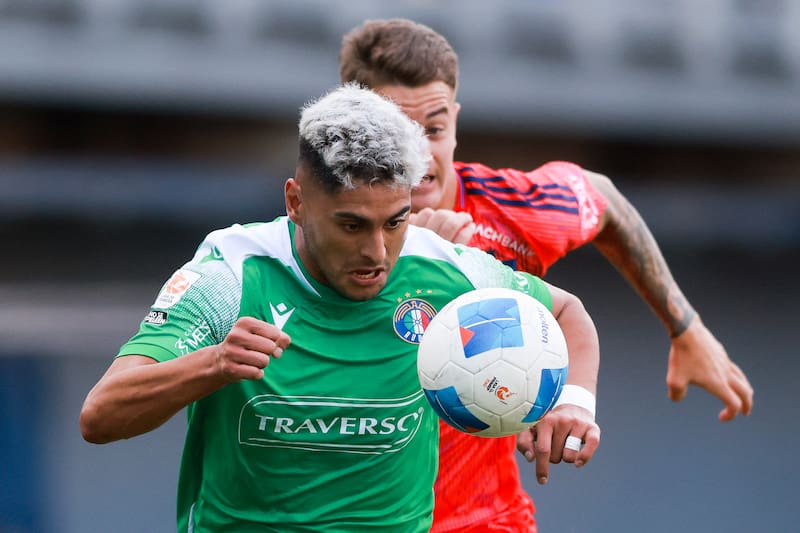 Gonzalo Cilley es partidario de aumentar la cuota de extranjeros a seis en cancha. No teme que la medida tape a los jugadores jóvenes, al contrario, estima que les ayudará a competir mejor.