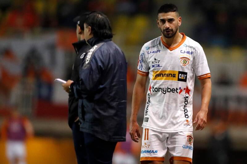 Fue expulsado en la derrota de Cobreloa ante San Luis de Quillota en la Primera B.
