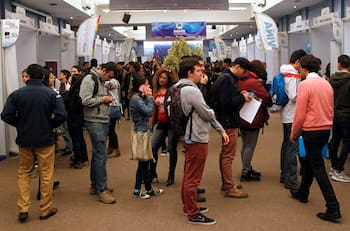 Hay miles de empleos disponibles: Sence realizará 5 ferias laborales entre octubre y noviembre