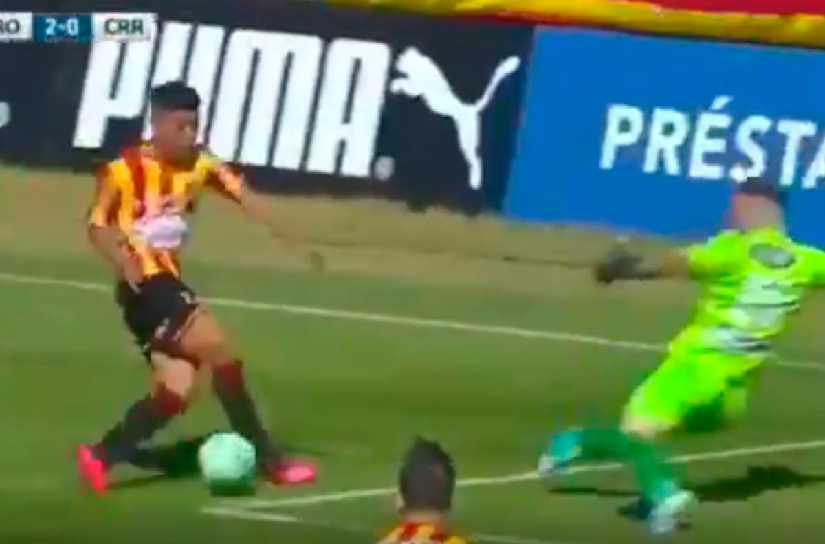 Canterano de la UC se lució con este golazo en Uruguay