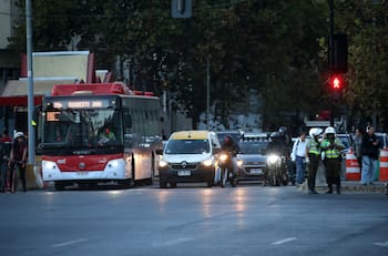 Cortes y desvíos de tránsito por cambio de mando: estas calles del centro de Santiago se verán afectadas