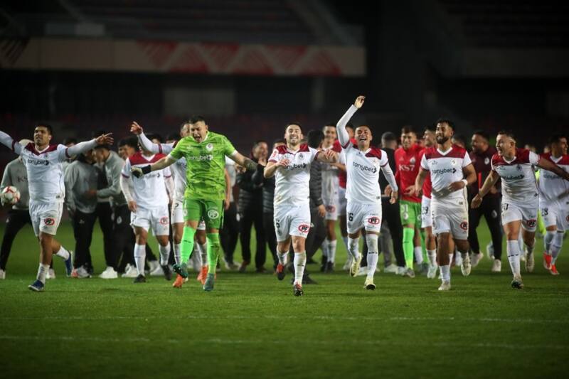 Deportes La Serena lleva 15 partidos sin perder en el torneo de Primera B.
