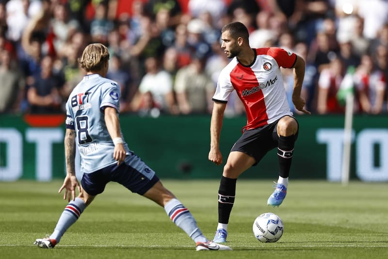 Portero del cuadro de Róterdam protagonizó un insólito momento en la liga neerlandesa. EFE.