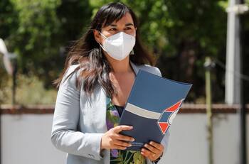 Colegio Médico rechazó publicación sobre irregularidades atribuidas a gestión de Izkia Siches