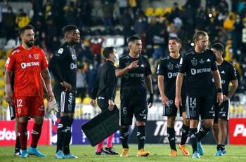 Se suma un candidato para la banca de la U: Viejo anhelo azul fue despedido en su club de Brasil