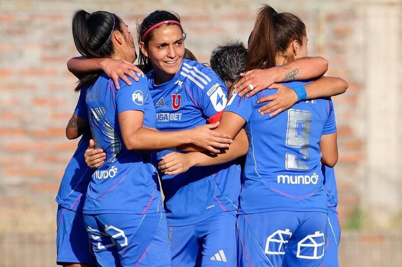 La U sacó una leve ventaja en la ida, en un emotivo encuentro ante Unión Española. Foto: Prensa U. de Chile.