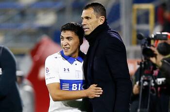 Le hace "gancho" a Marcelino Núñez: Gustavo Poyet recomendó en Europa al volante de la UC