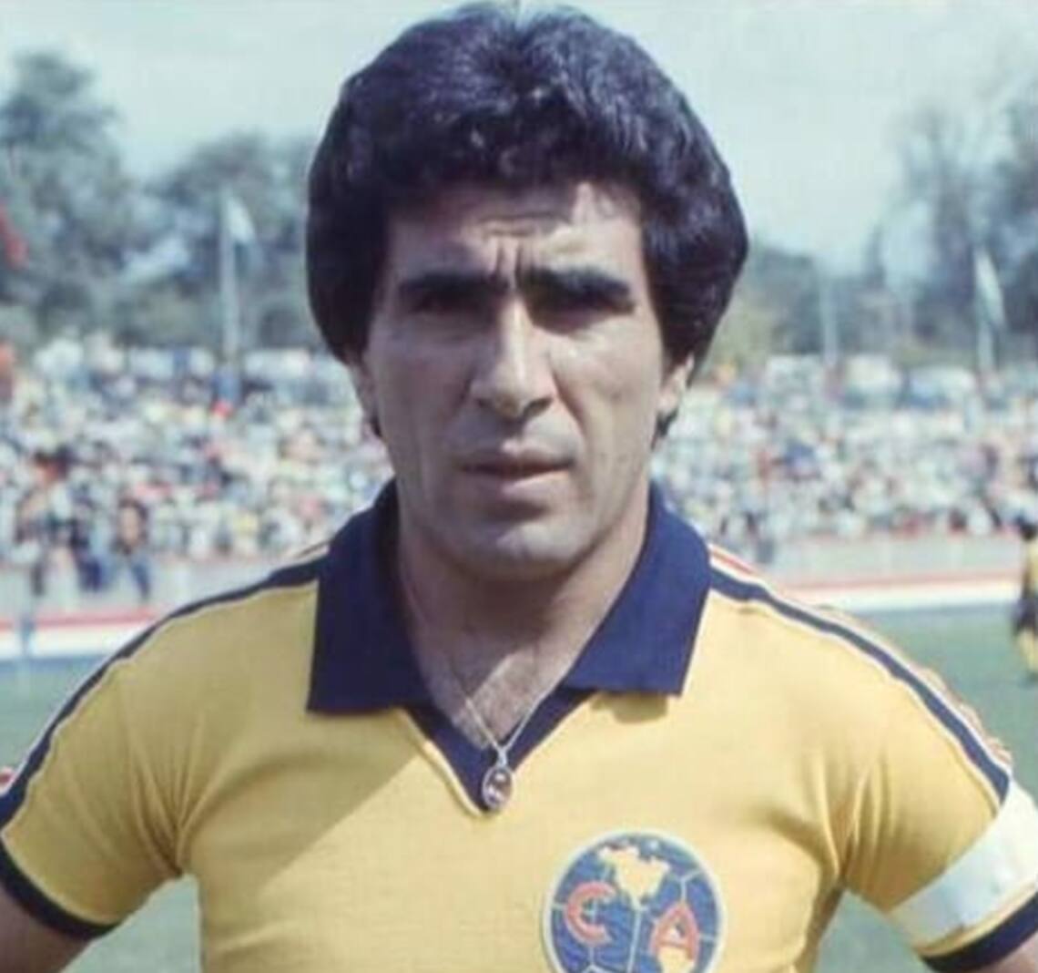 Para Villoro, Carlos Reinoso, el jugador nacido en Audax Italiano, es el mejor chileno que ha pisado las canchas aztecas, y uno de los mejores extranjeros en la historia del fútbol mexicano.