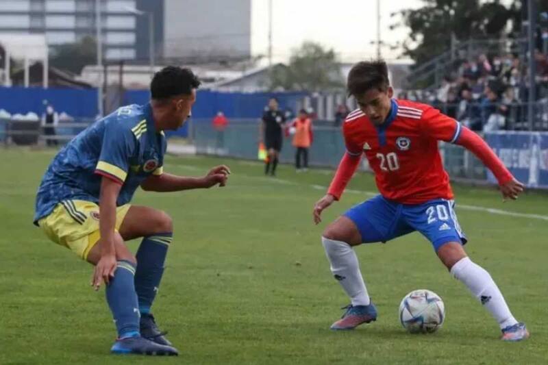 Jugó dos partidos con Chile.
