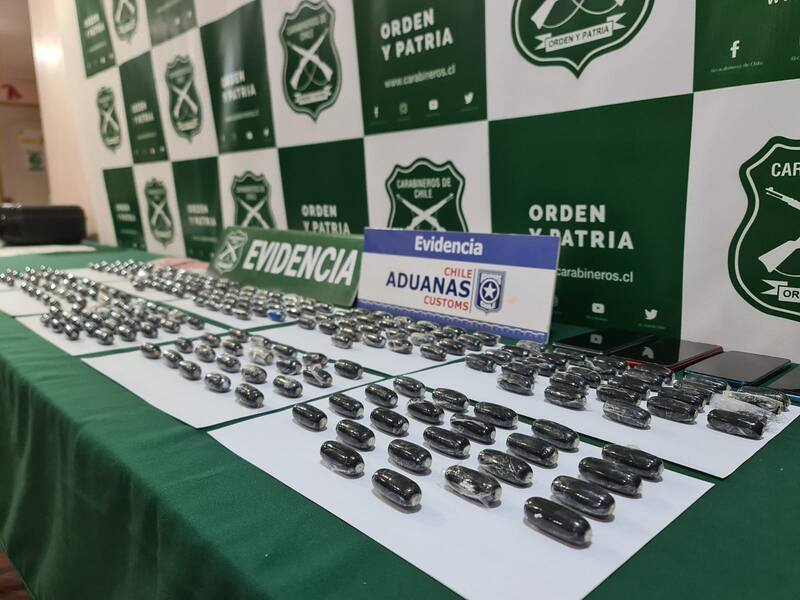 Carabineros detuvo a banda de mujeres que transportada droga en su estómago.