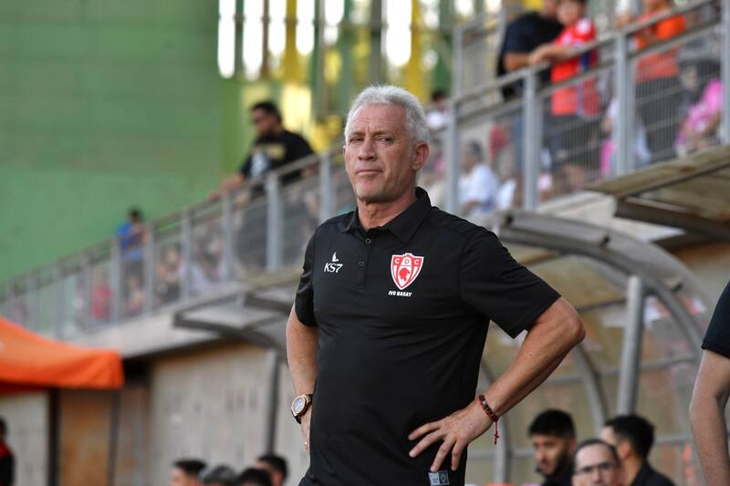 El Hueso en su época de técnico de Deportes Copiapó.