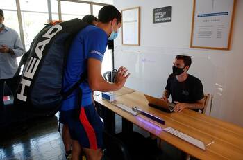 Mala noticia para el ATP de Santiago: Jugador argentino no vendrá tras dar positivo por Covid