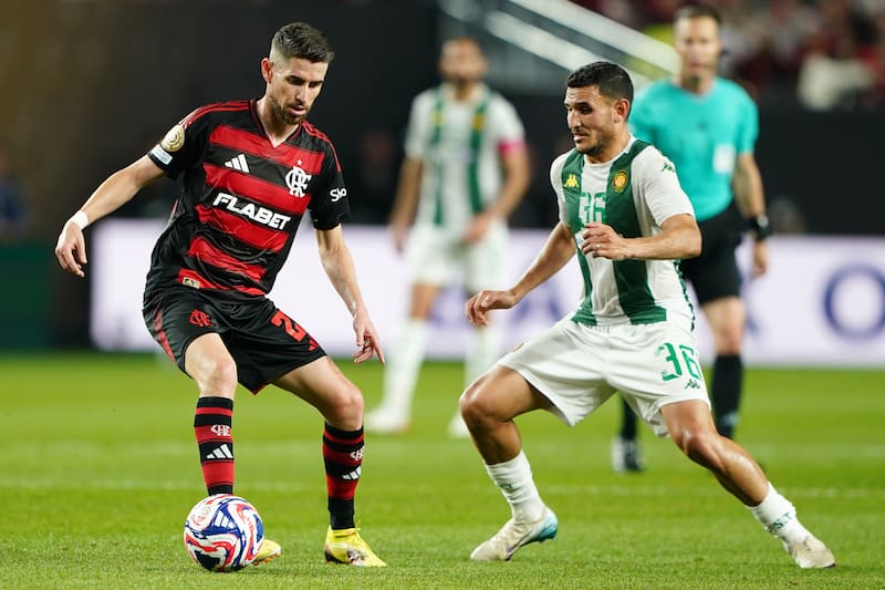 Jorginho fue clave en el debut del Mengao por el Mundial de Clubes.