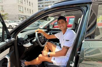 Geely se une al mejor tenista chileno del momento