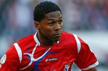 La horrible jugada de Armando Cooper que fue viralizada en redes sociales