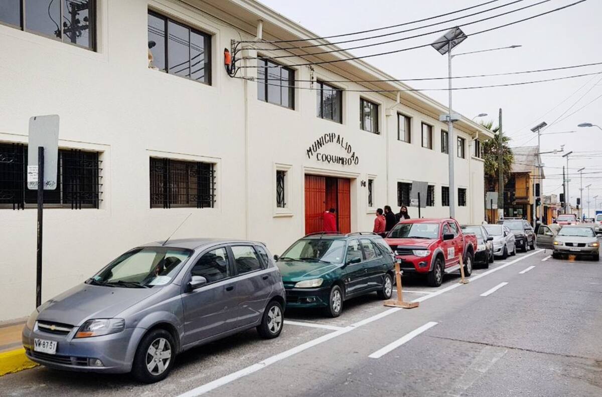 VIDEO | Funcionaria municipal fue captada pesando y dosificando droga en Coquimbo
