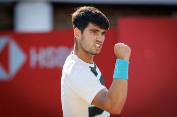 Imparable: Carlos Alcaraz sigue con su racha y ya está en la final del ATP de Queen’s
