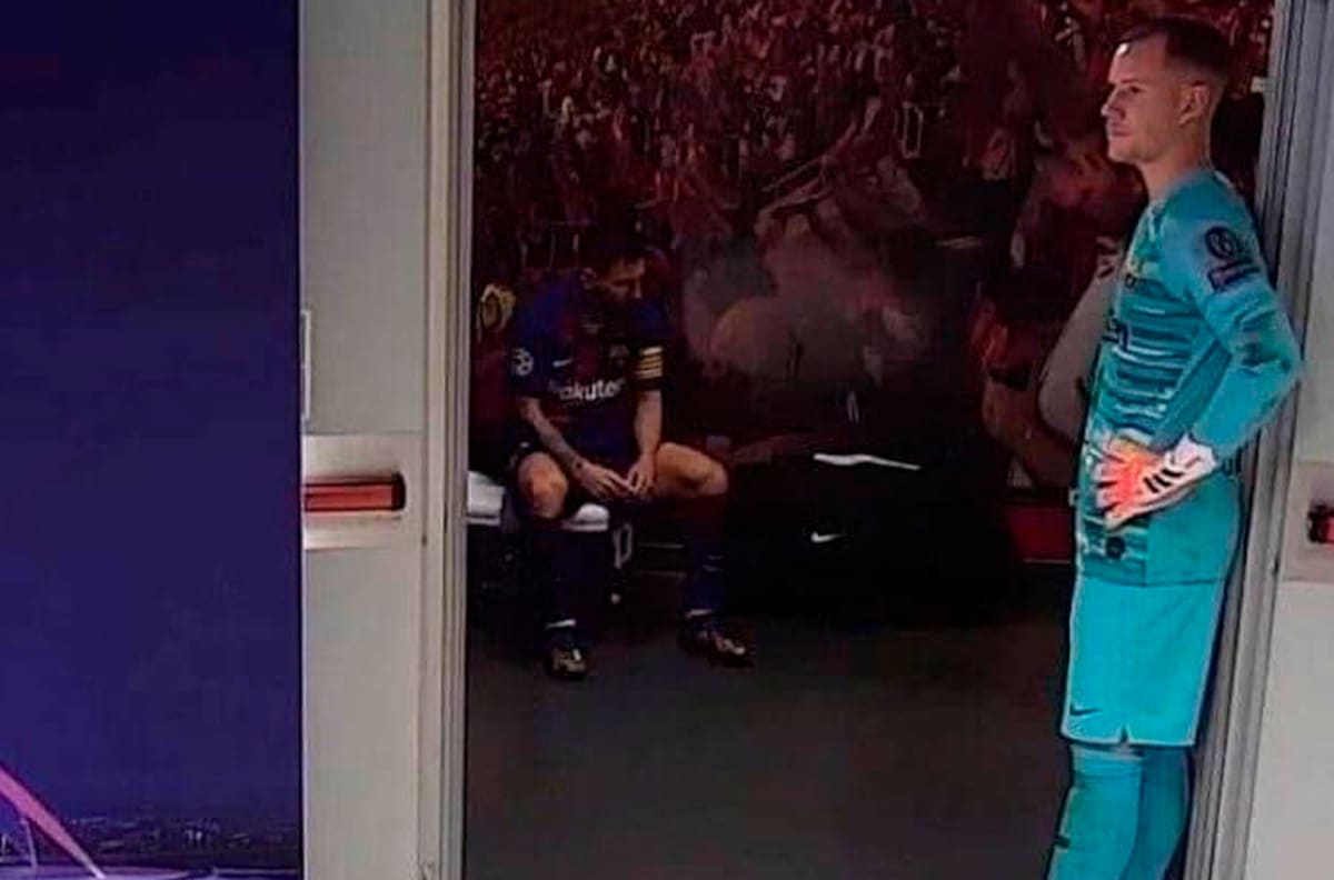 La desazón de Lionel Messi en el camarín del Barcelona