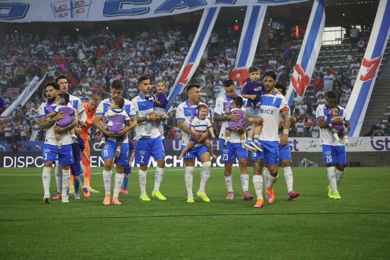 . La UC y su mensaje sobre la lactancia en el Claro Arena.