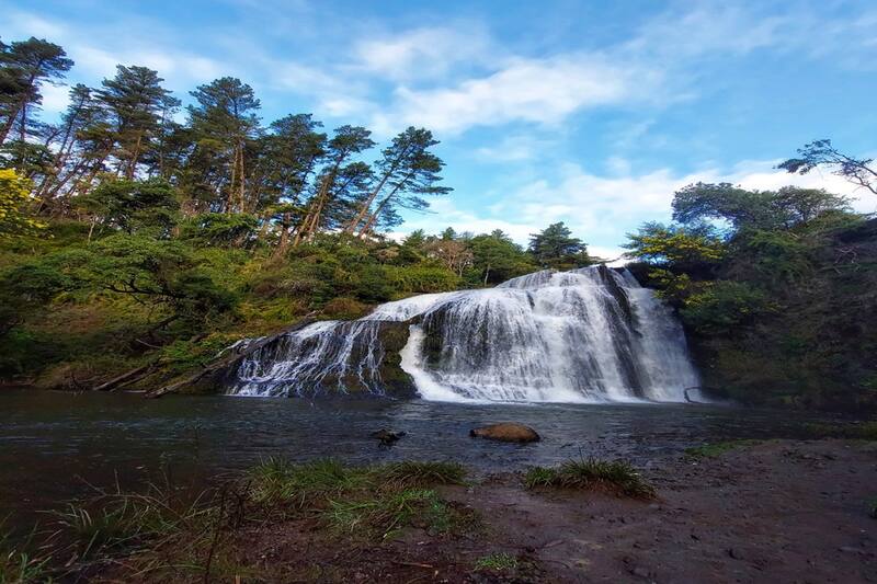 Disfruta de esta bonita cascada este verano.
