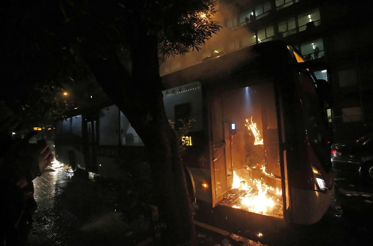 Un bus del sistema RED fue incendiado por desconocidos: es el tercero en dos días