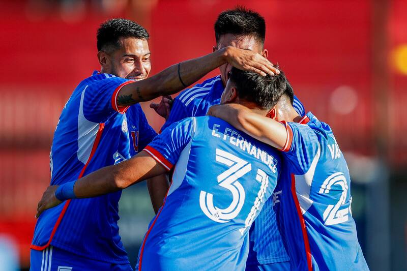 Enzo Fernández celebra su gol contra Unión Española. Foto: Agencia Aton.