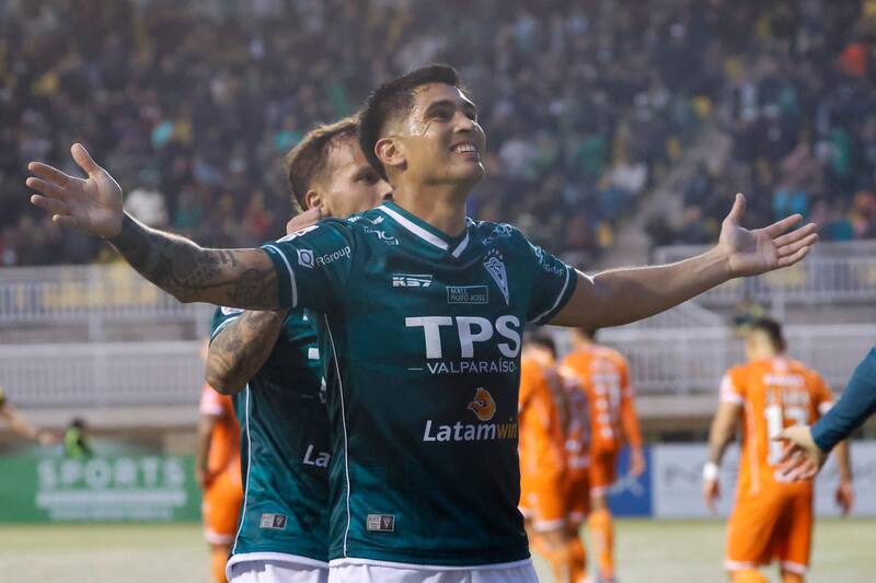 El Decano goleó a los Zorros del Desierto. Foto: Agencia Aton.