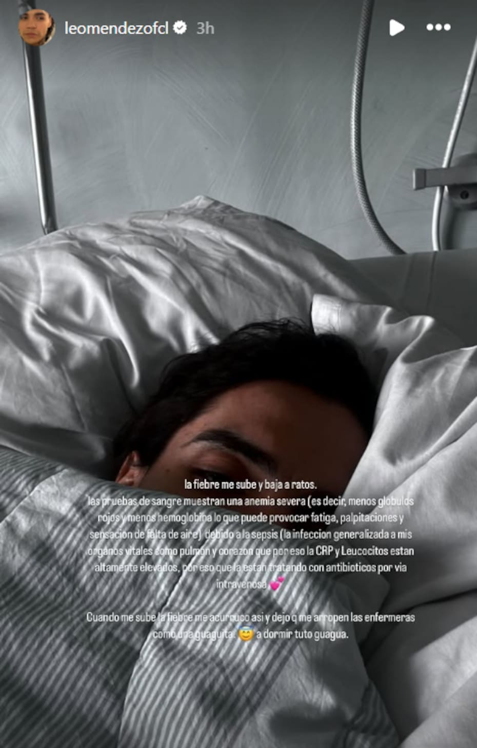 El hijo del cantante relató que le sube y baja la fiebre.