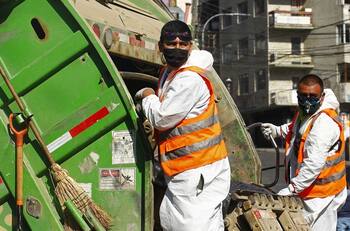 Recolectores de basura advierten movilización si el Gobierno no desiste de enviar el tercer retiro al TC