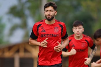 Jeyson Rojas no viaja con Colo Colo a Uruguay: será papá y Fernando Ortiz autorizó su ausencia