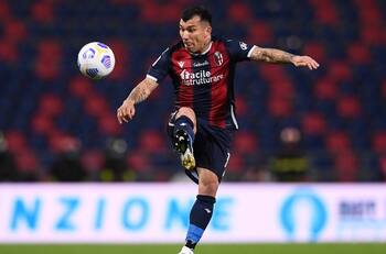 Mario Lepe le puso tarea a Gary Medel: "No me gustaría que viniera a la UC cuando ya no pueda jugar"
