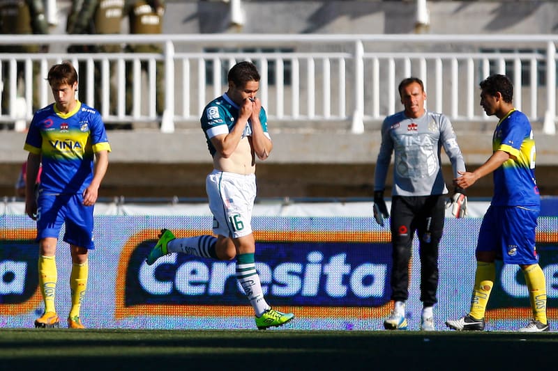 El "Torta" festeja el gol que le anotó a Everton jugando por Wanderers en el Torneo Apertura de 2013 en Quillota. Foto: Photosport
