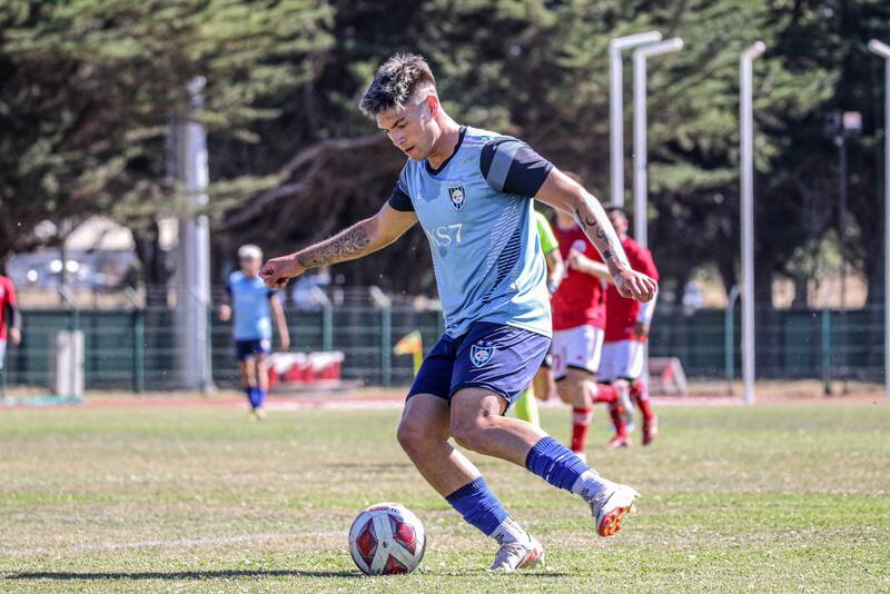 El campeón del fútbol chileno goleó 7-1 con el debut de los refuerzos.