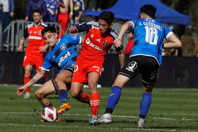 Lucas Assadi en el partido entre Huachipato y la U por el Campeonato Nacional 2023. Foto: Aton.