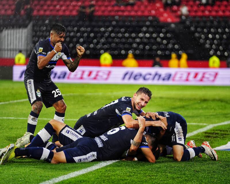 Mientras Gimnasia disfrutó la salvación, Javier Toledo sufrió la pérdida de categoría