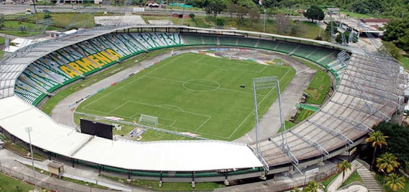 En este estadio, el Centenario de Armenia, Colo Colo tendrá su último entrenamiento antes de debutar en la Copa Libertadores ante Deportivo Pereira.