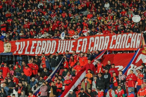 VIDEO: Así fue el emocionante homenaje del público de La Roja a Marcelo Bielsa