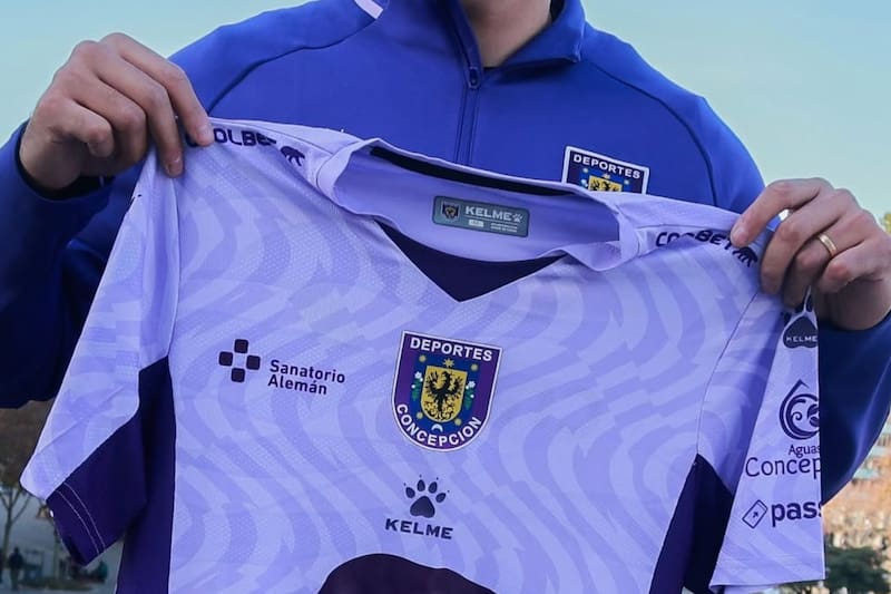 y su camiseta 2025. Foto: @deportesconcepcionsadp