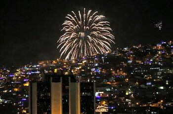 Año Nuevo 2022: ¿Dónde habrá fuegos artificiales en Santiago y otras regiones de Chile?