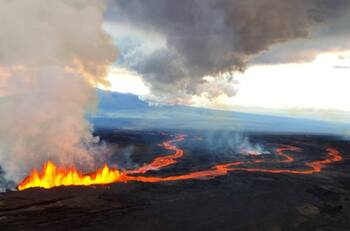 VIDEO | Erupción del volcán Mauna Loa: Ríos de lava se acercan a la carretera principal de Hawái