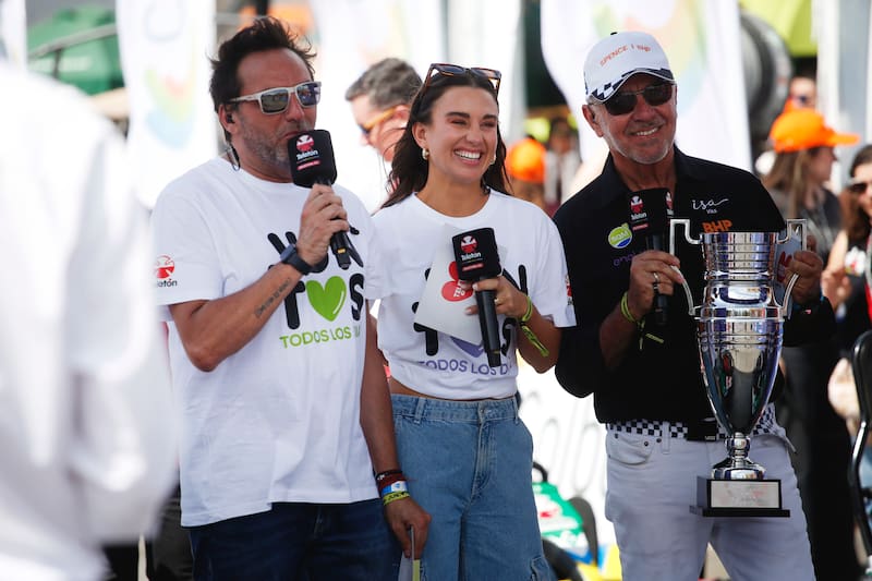 Daniel Fuenzalida , Tita Ureta y Eliseo Salazar en la Kartington
