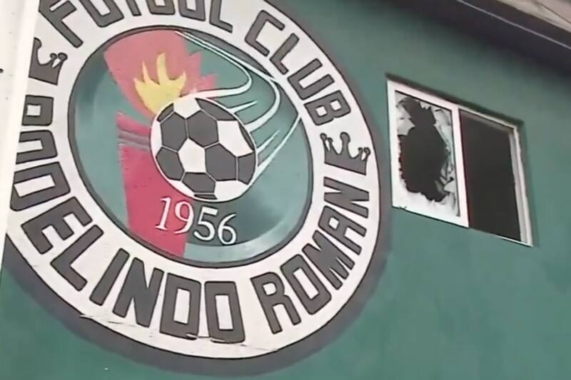 Rodelindo Román sufrió destrozos en su sede en San Joaquín.