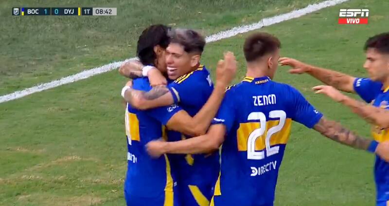 El chileno asistió a Edinson Cavani.