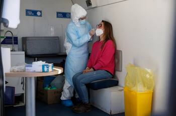 Reporte Covid-19: Minsal informó de 1.390 casos nuevos y una baja en la positividad de la Región Metropolitana