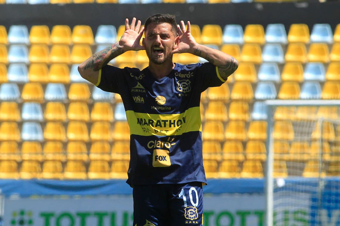 "A veces pateaste en el palo y entra, y en otro lado pateas y sale para afuera. En Everton salía todo", recuerda el argentino-mexicano.