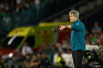 Pellegrini apunta a goleador revelación para fichar en el Betis