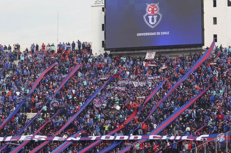 Así se siente el fanatismo de los hinchas.
Créditos: Universidad de Chile.