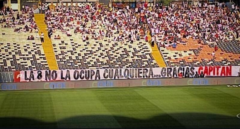 de los hinchas de Colo Colo a Esteban Pavez.
